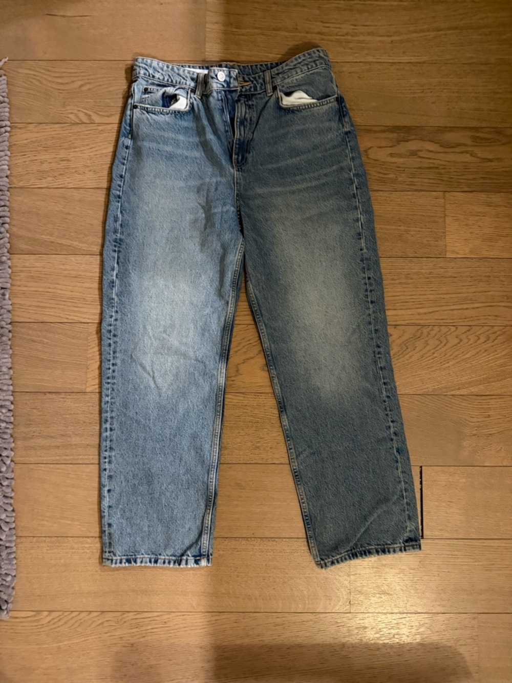 Classic Women’s Zara Light Blue Denim Jeans- cropped/ankle